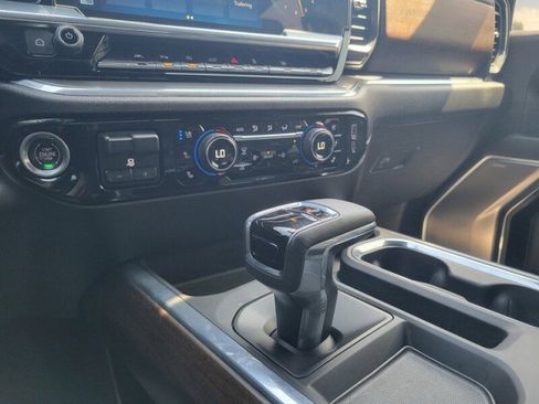 Used 2023 Chevrolet Silverado 1500 High Country w/ Technology Package AWD/4WD image 23