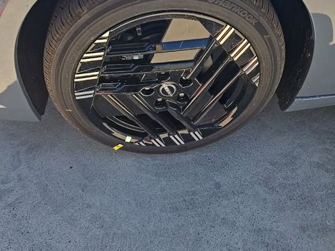 New 2026 Nissan Sentra SR w/ Floor Mat Package FWD image 4