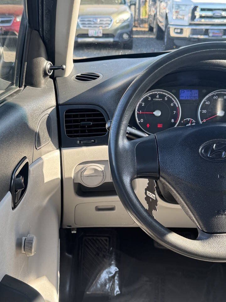 Used 2011 Hyundai Accent GLS FWD image 14