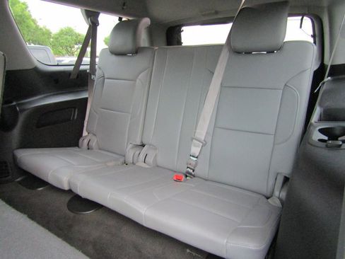 Used 2016 Chevrolet Suburban LT RWD image 11