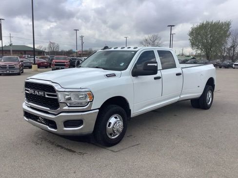 Used 2024 RAM 3500 Tradesman w/ Chrome Appearance Group image 3