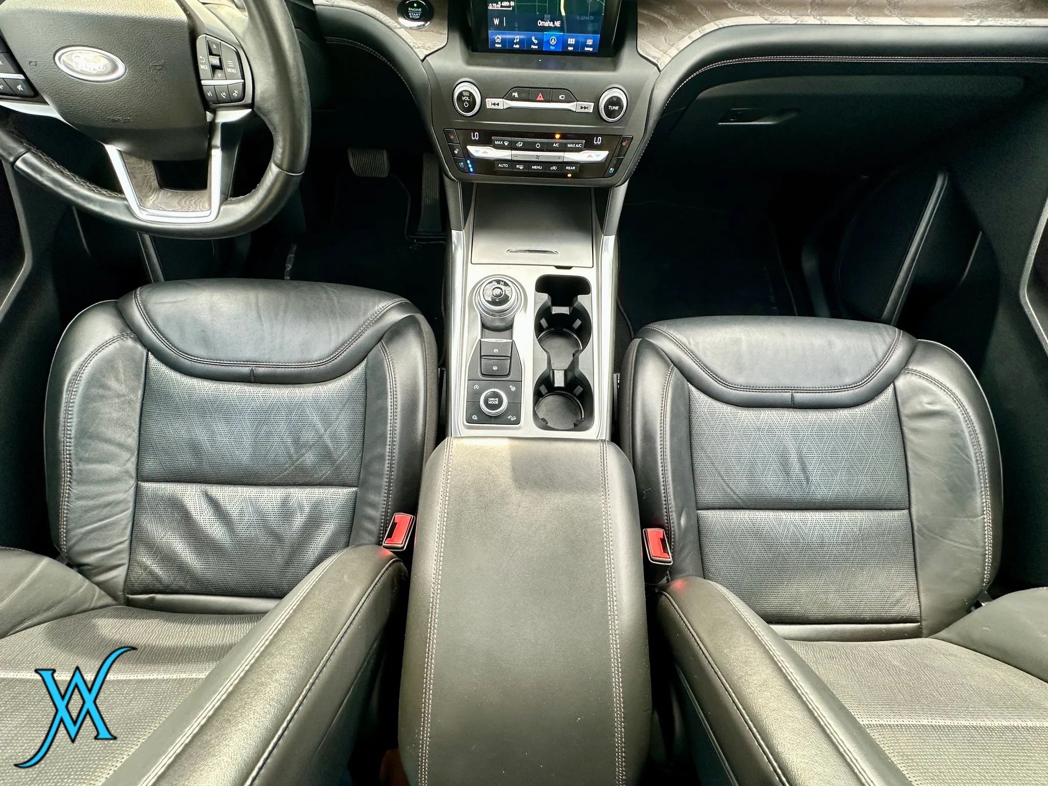 Used 2020 Ford Explorer Platinum w/ Premium Technology Package AWD/4WD image 39