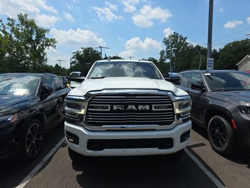 Used 2022 RAM 2500 Laramie AWD/4WD image 2