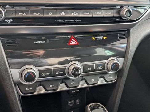 Used 2020 Hyundai Elantra Limited w/ Cargo Package (C1) image 19