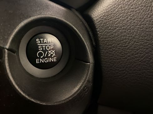 Used 2022 Jeep Renegade Latitude AWD/4WD image 15