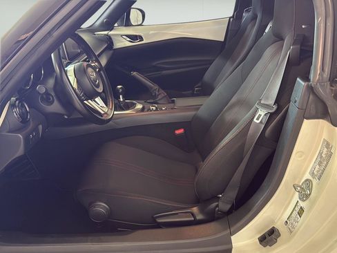 Used 2016 MAZDA MX-5 Miata Club RWD image 4