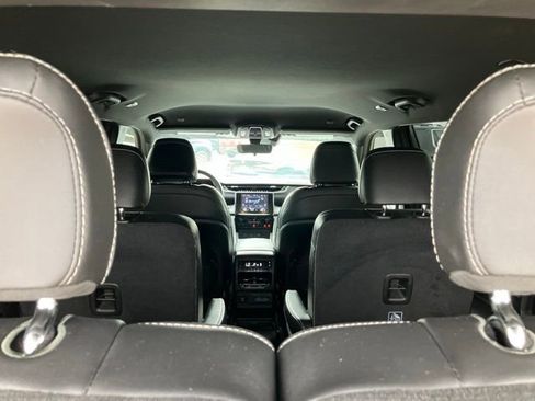 Used 2025 Jeep Grand Cherokee L Laredo RWD image 19
