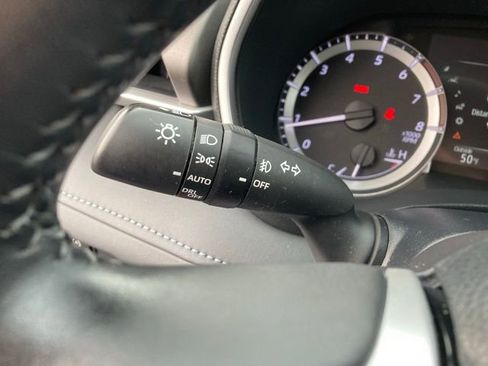 Used 2023 Toyota Highlander XLE image 30