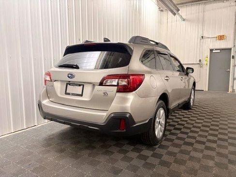 Used 2018 Subaru Outback 2.5i Premium AWD/4WD image 24