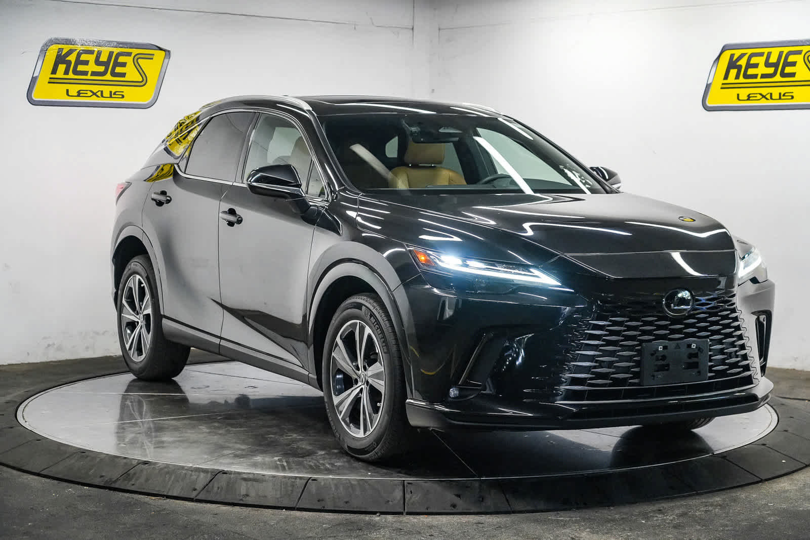 Used 2026 Lexus RX 350 FWD w/ Cold Area Package image 7