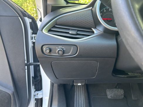 Used 2023 Chevrolet Malibu LT image 24