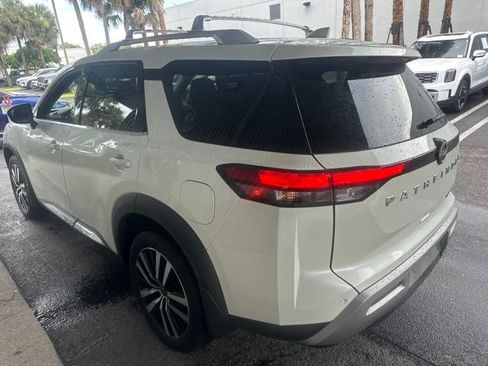 Certified 2023 Nissan Pathfinder Platinum w/ Cargo Package FWD image 13