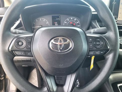 Used 2023 Toyota Corolla LE image 21
