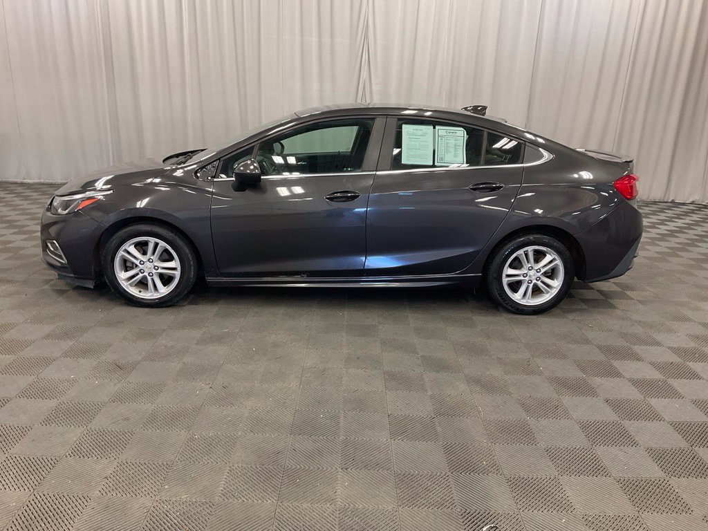 Used 2016 Chevrolet Cruze LT w/ Convenience Package FWD image 5