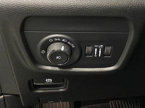 New 2025 Jeep Grand Cherokee L Limited w/ Black Appearance Package image 25