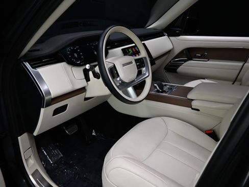 Used 2023 Land Rover Range Rover SE image 46