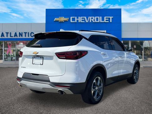 Certified 2025 Chevrolet Blazer LT w/ Convenience Package image 5