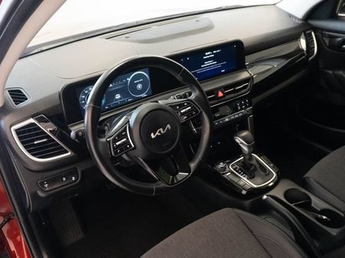 Used 2024 Kia Seltos S FWD image 3