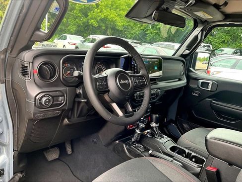Used 2026 Jeep Gladiator Rubicon AWD/4WD image 8