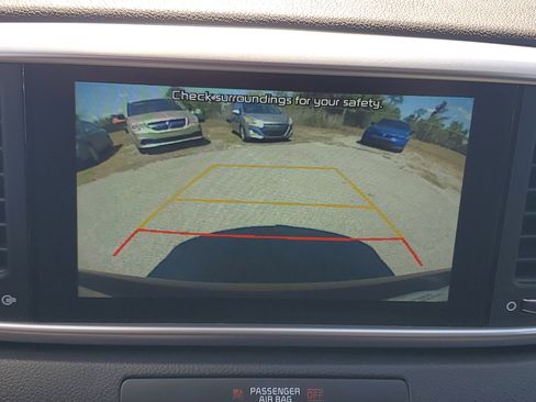 Used 2020 Kia Sportage LX image 23