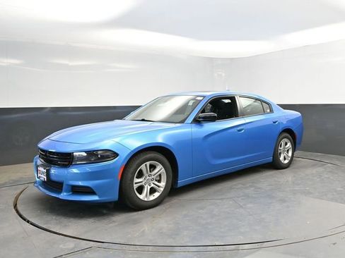 Used 2023 Dodge Charger SXT w/ Cold Weather Package RWD image 3