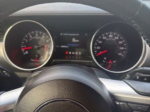 Used 2018 Ford Mustang Premium image 6