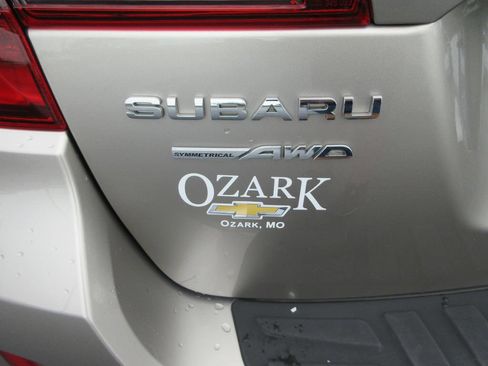 Used 2016 Subaru Outback 2.5i Limited AWD/4WD image 10