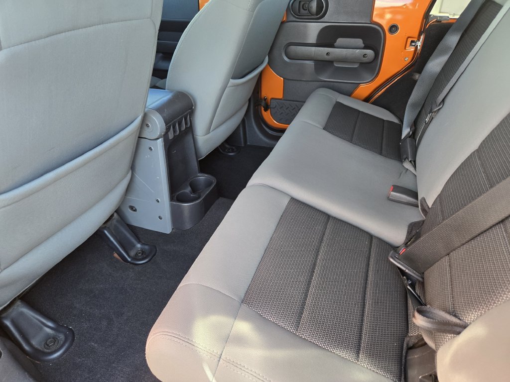 Used 2010 Jeep Wrangler Unlimited Rubicon AWD/4WD image 27