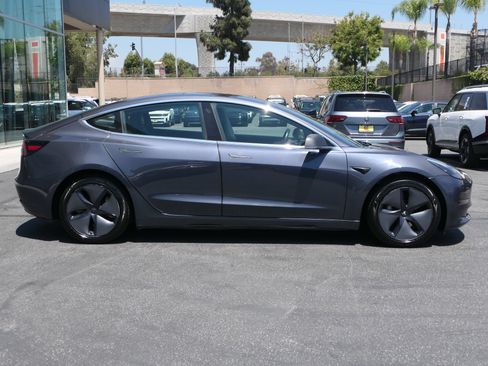 Used 2018 Tesla Model 3 Long Range RWD image 2