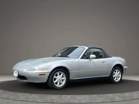Used 1990 MAZDA MX-5 Miata RWD image 1