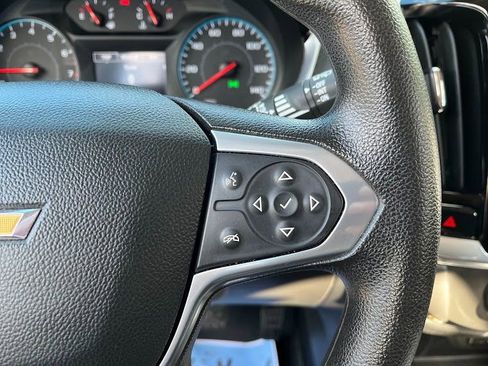 Used 2020 Chevrolet Traverse LS image 15