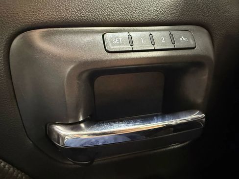 Used 2017 GMC Sierra 2500 SLT w/ Duramax Plus Package image 28