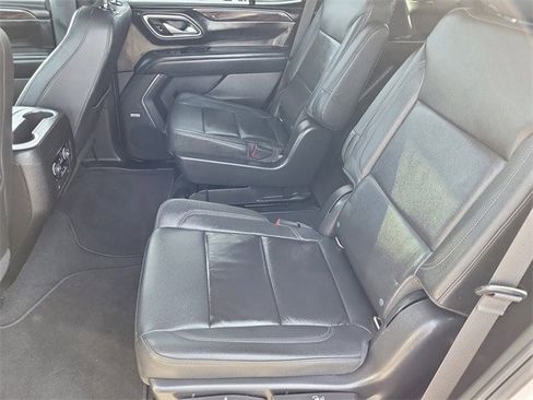 Used 2022 Chevrolet Tahoe Z71 w/ Luxury Package image 11