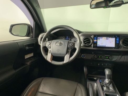 Used 2019 Toyota Tacoma TRD Off-Road image 27