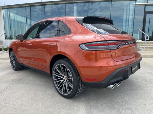 New 2025 Porsche Macan image 3