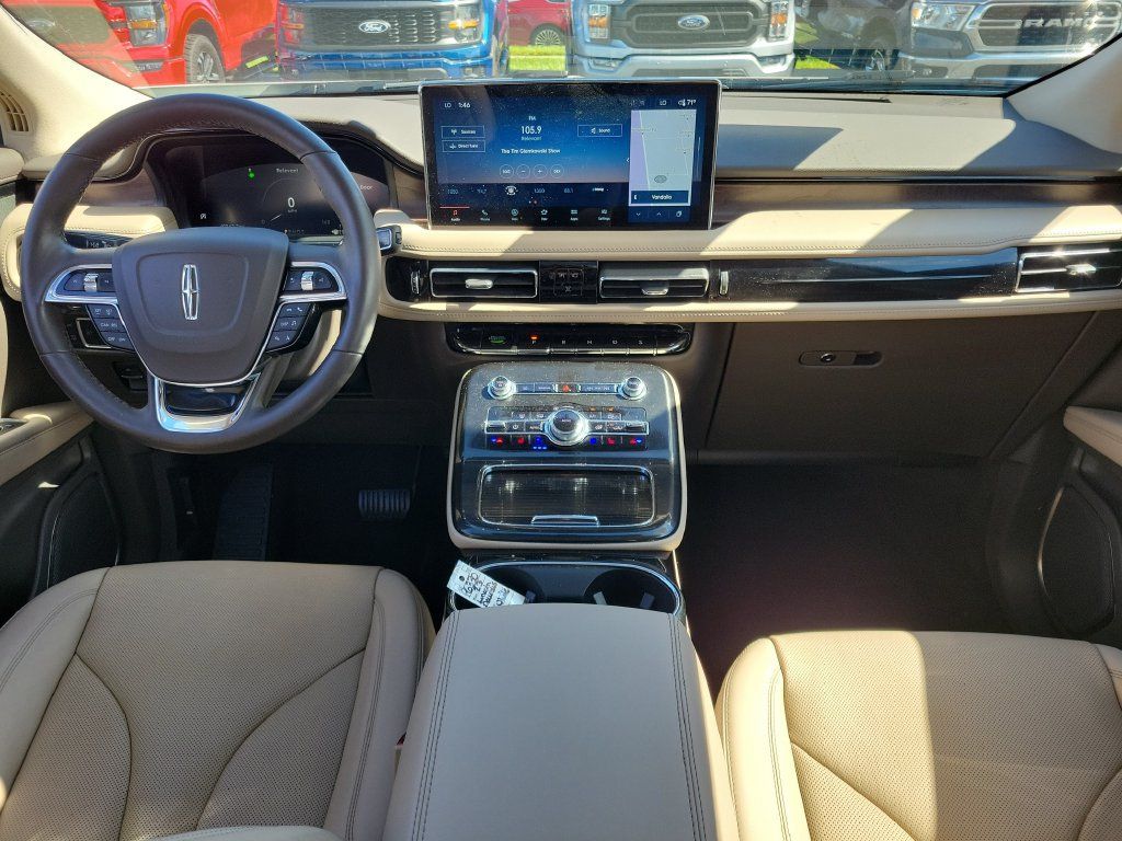 Certified 2023 Lincoln Nautilus Reserve AWD/4WD image 11