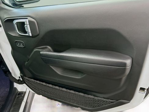 Used 2023 Jeep Wrangler Unlimited w/ Cold Weather Group image 33