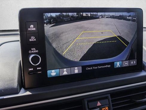 New 2025 Honda Pilot Touring image 19