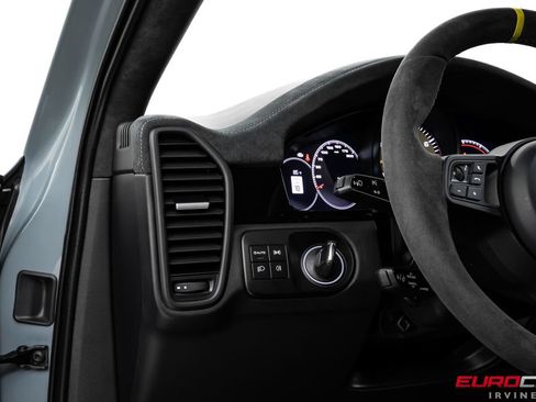 Used 2022 Porsche Cayenne Turbo GT AWD/4WD image 33