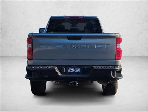 Used 2024 Chevrolet Silverado 2500 Custom w/ Custom Value Package image 6