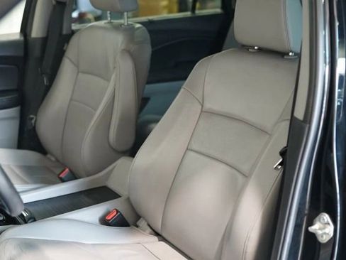 Used 2017 Honda Pilot Touring image 43