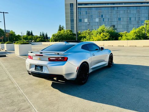 Used 2017 Chevrolet Camaro SS image 18