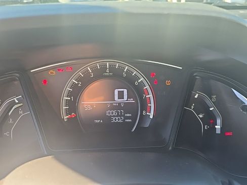 Used 2018 Honda Civic Sport image 8