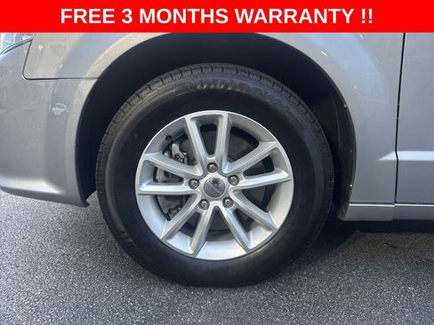 Used 2019 Dodge Grand Caravan SXT FWD image 32
