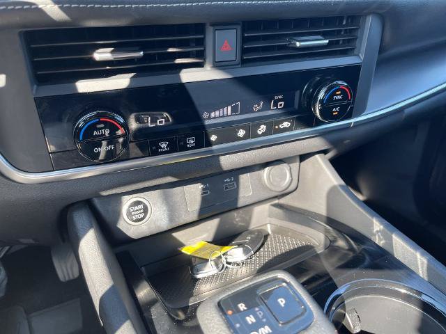 Certified 2023 Nissan Rogue SV AWD/4WD image 19