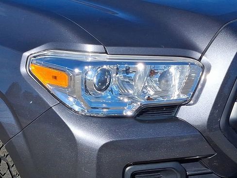 Used 2022 Toyota Tacoma SR image 11