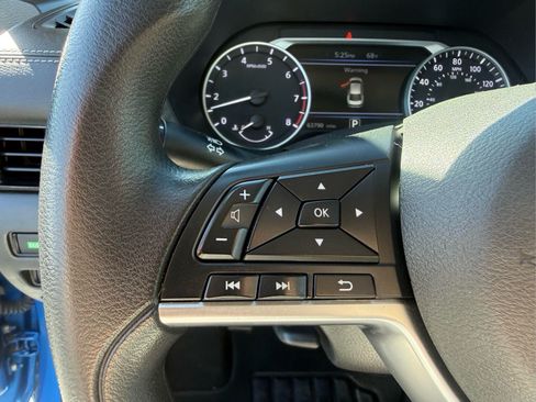 Used 2023 Nissan Sentra SV FWD image 25