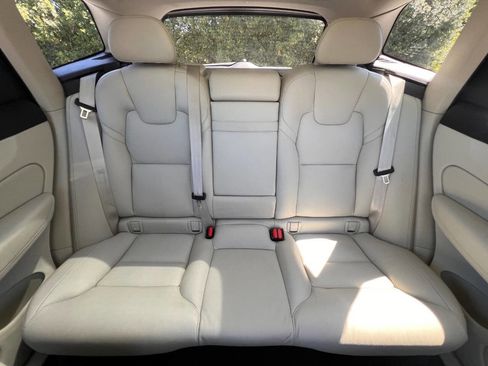 Used 2019 Volvo XC60 T5 Inscription w/ Protection Package Premier image 27