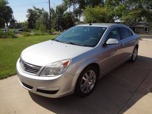 Used 2009 Saturn Aura XR image 1