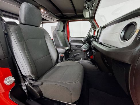 Used 2025 Jeep Wrangler Sport image 26